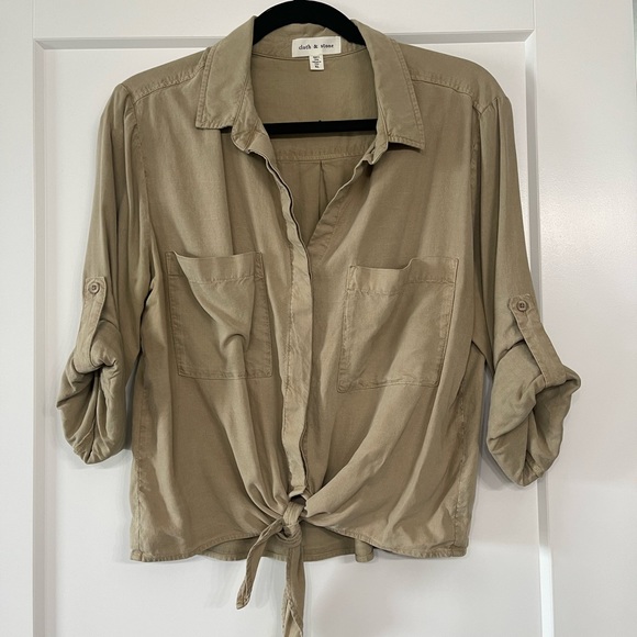 Cloth and stone tie blouse. Size XL but fits like a large. - Picture 2 of 4